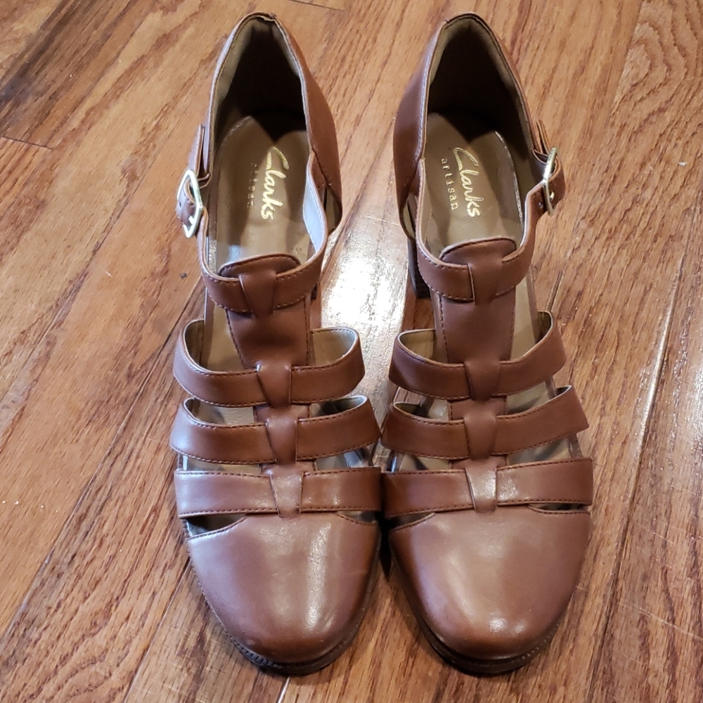 Clarks artesian thick heels size 8